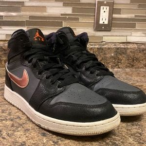 Nike Air Jordan 1 Retro High Sz 7Y